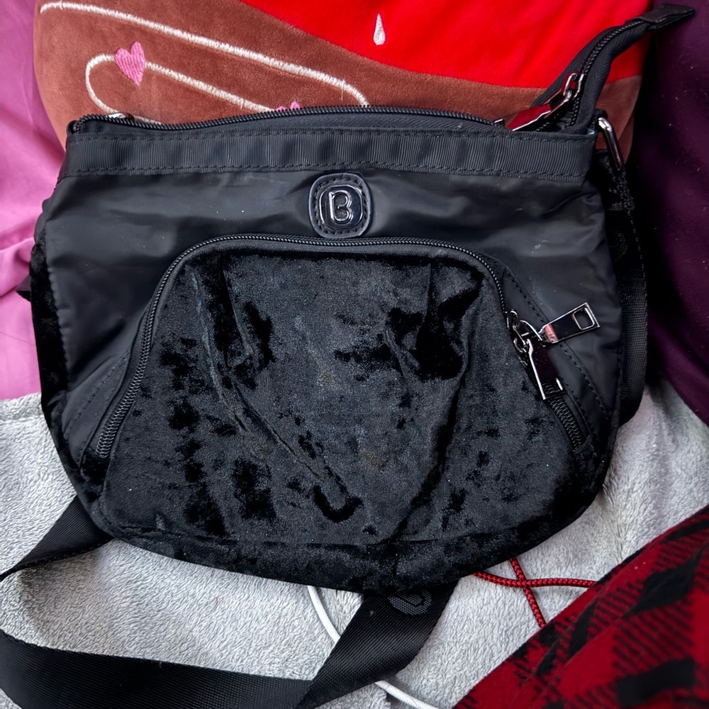 Bzees cross body hand bag
